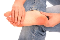 What Causes Pain in the Arch of the Foot?